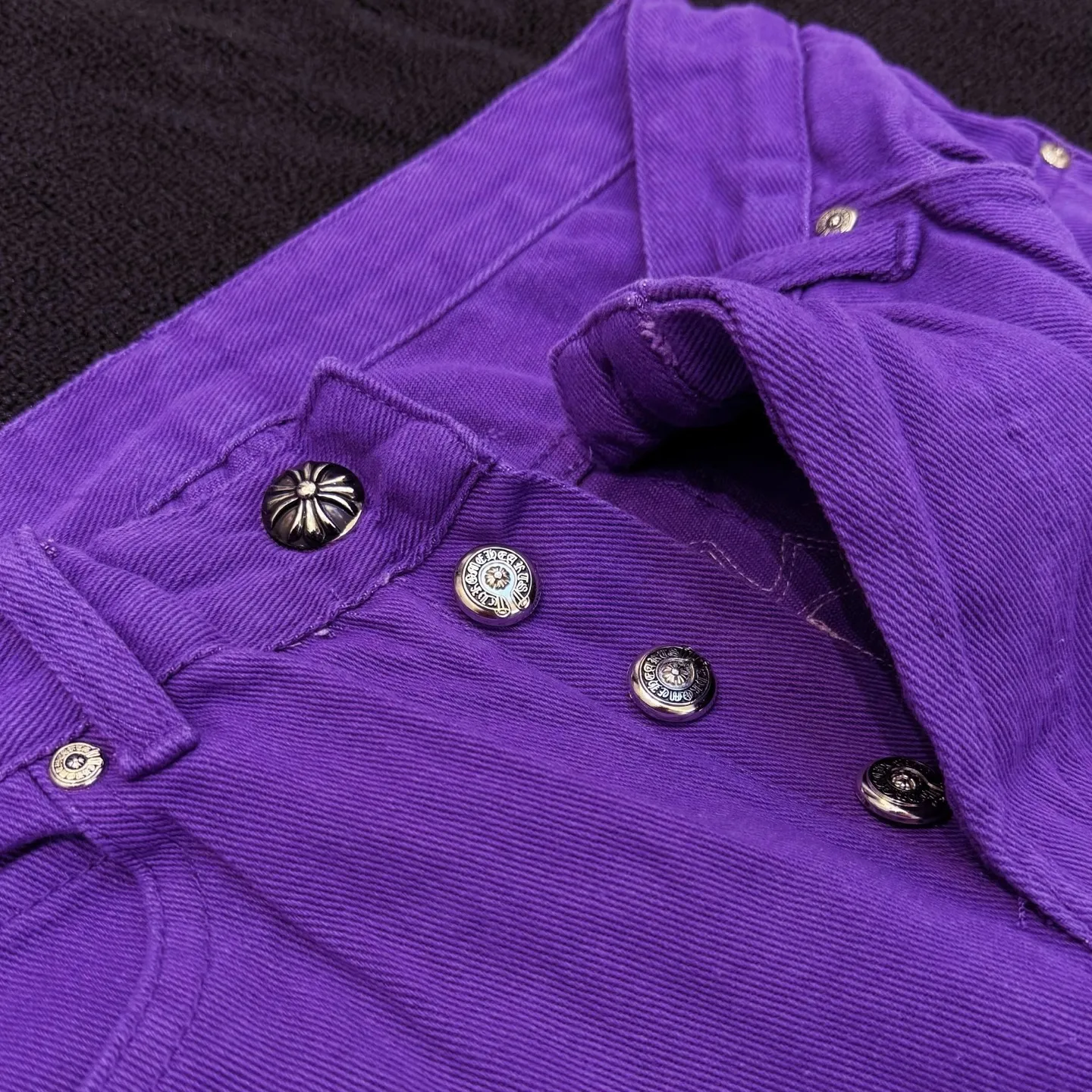 P260 Style number: D377 Croxin & 𝐂𝐡𝐫𝐨𝐦𝐞 𝐇𝐞𝐚𝐫𝐭 ss25 purple pants and leather limited edition leather jeans SIZE #28 30 32 34 (smlxl)